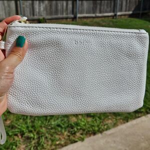 Befen White summer wristlet NWT